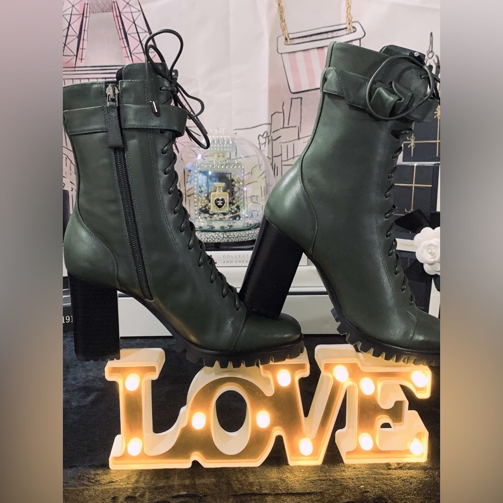 NIB💖💓
Alexandre Birman…
Combat Lace-Up Boots…